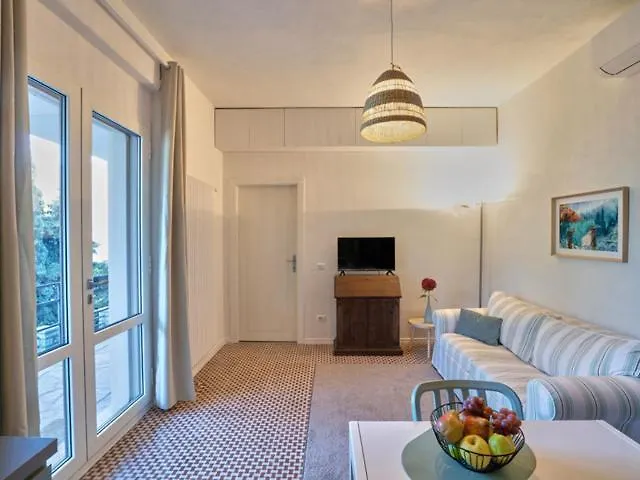 Villa Talina - Vista Lago E Parcheggio Privato Torno 0*,  Italy